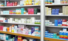 Regra de farmácia funcionando dentro de supermercado vai à sanção