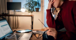 Desigualdade de gênero impulsiona adoecimento feminino