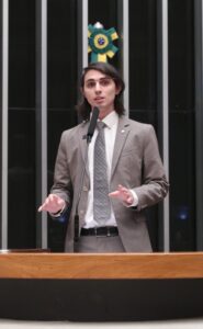 Deputado anuncia PEC que transforma vereadores em conselheiros