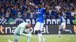 Cruzeiro domina Grêmio e vence a segunda seguida no Mineirão