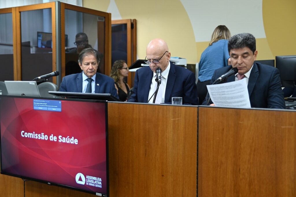 Moraes abre inquérito contra Flávio