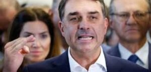 O movimento ocorre no momento em que a própria família Bolsonaro expõe diferenças de desempenho nas redes