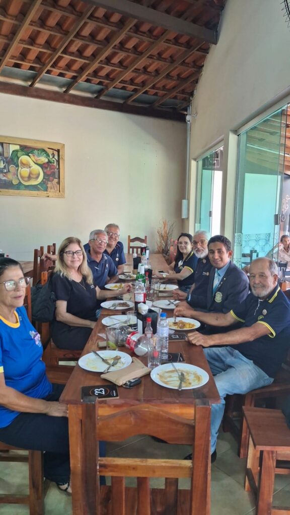 A programação teve início com a recepção da Governadora pelos companheiros no Marco Rotário, símbolo da presença e do compromisso do Rotary com a comunidade pontense
