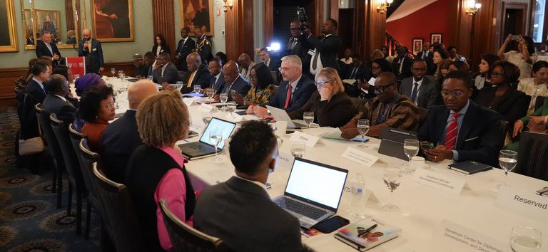 O encontro reuniu representantes de países africanos e parceiros internacionais para discutir estratégias de ampliação