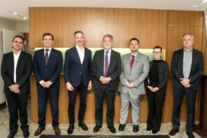 Tribunal e o banco se unem para reduzir custos de transporte institucional