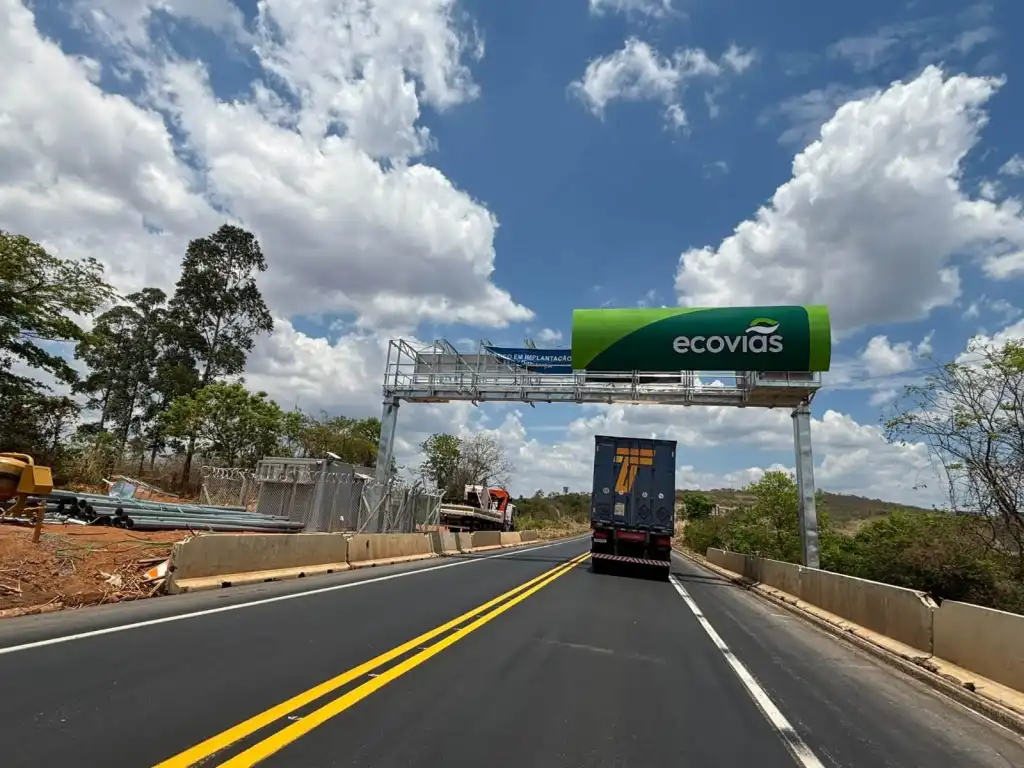 Pórtico instalado no km-510 da BR-251 ameaça tarifar todo o tráfego oriundo da MGC-122