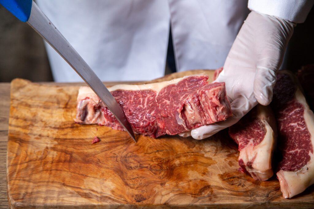 O foco é empresas do setor de alimentação, especialmente carnes