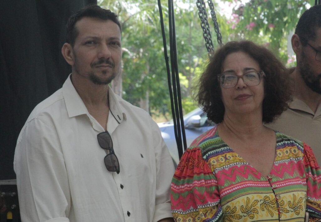 Rodrigo de Castro e Luciana Geraseev assumem cargos de diretor e vice-diretora respectivamente