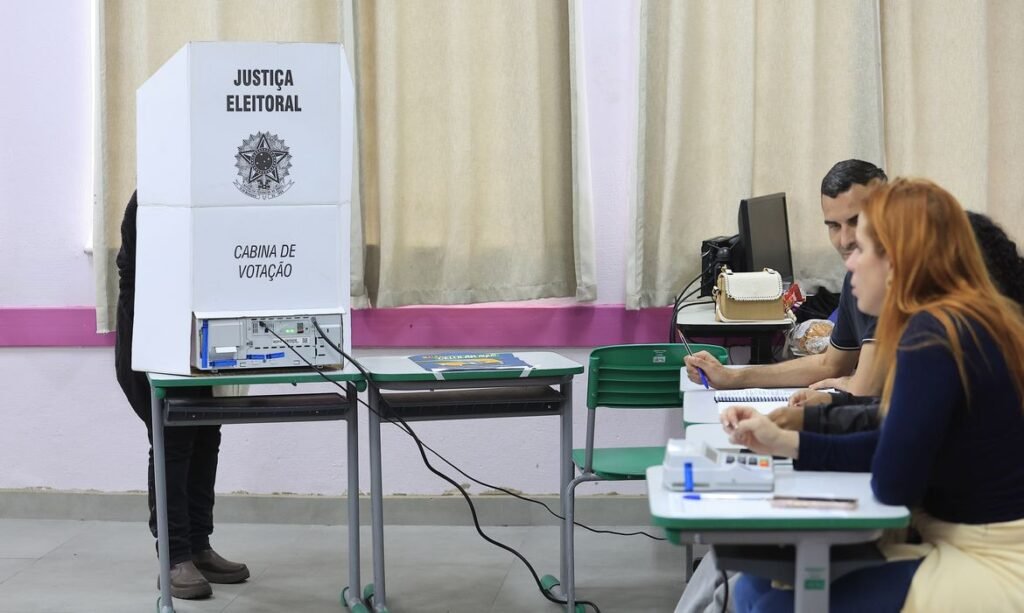 Reeleição exige ajuste de contas e corte de R$ 20 bilhões no Orçamento de 2027