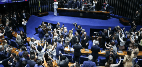 É a primeira mudança na jornada de trabalho em 38 anos, desde a Constituição de 1988