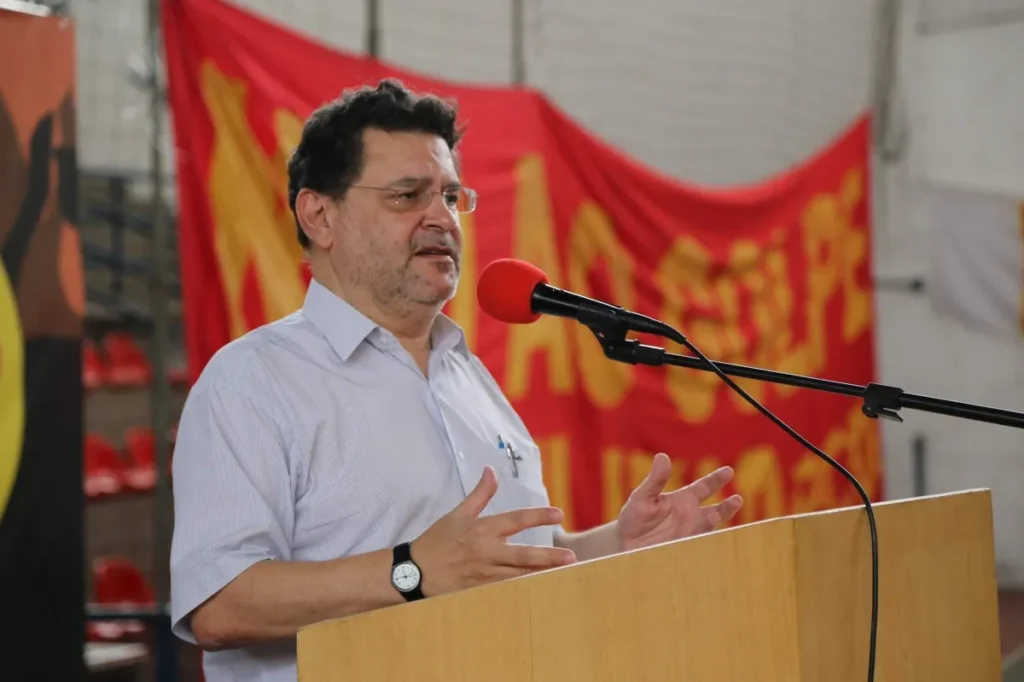 Partido de extrema-esquerda rejeita aliança no 2º turno e critica gestão federal