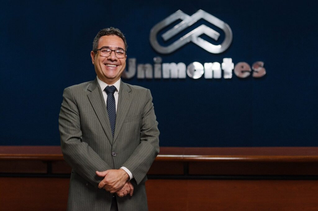 Professor Wagner de Paulo Santiago assume a gestão da instituição para o quadriênio 2026-2030